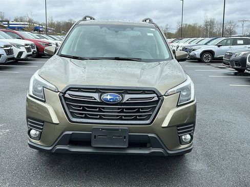 Certified 2022 Subaru Forester Limited image 2