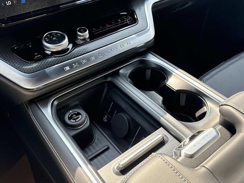 New 2027 Ford Expedition Platinum w/ Stealth Appearance Package AWD/4WD image 30
