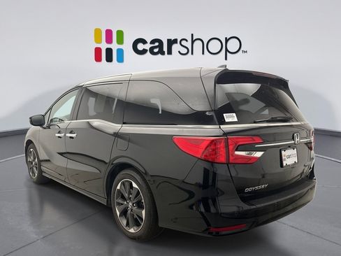 Used 2024 Honda Odyssey Elite image 3
