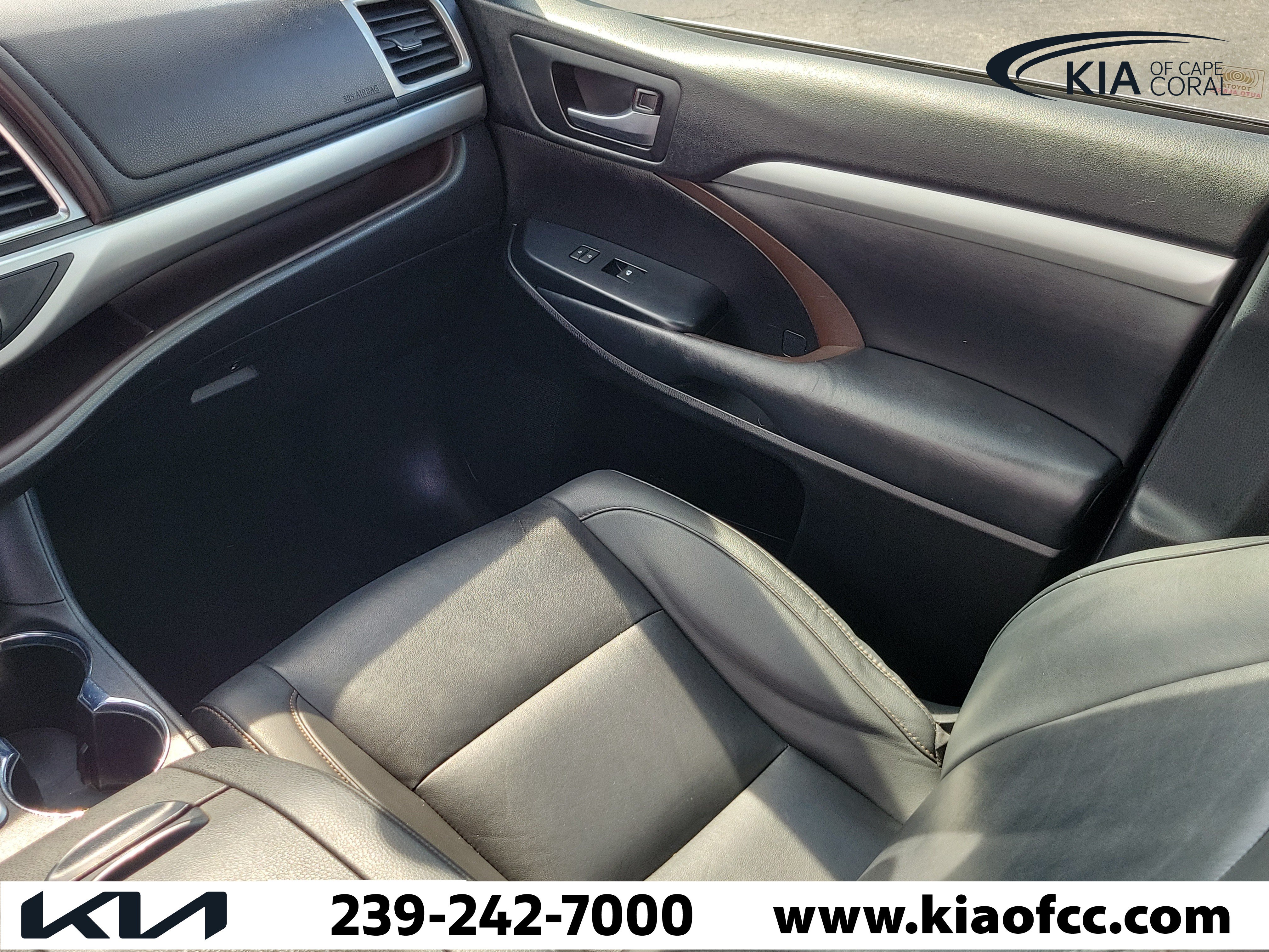 Used 2019 Toyota Highlander XLE FWD image 20