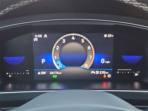 Used 2022 Volkswagen Tiguan SE image 29