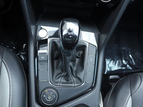 Used 2023 Volkswagen Taos SEL image 38