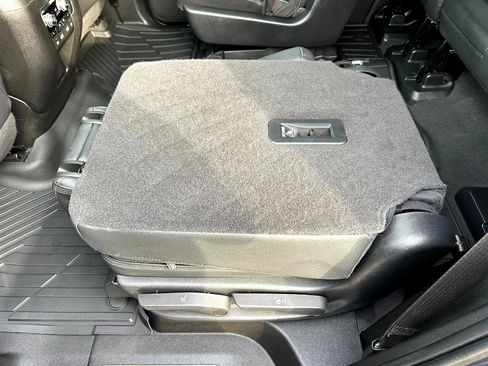 Used 2023 GMC Yukon Denali w/ Denali Reserve Package image 23