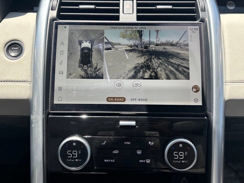 Used 2025 Land Rover Discovery S AWD/4WD image 15