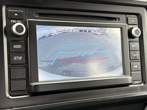 Used 2016 Toyota Tacoma SR image 17