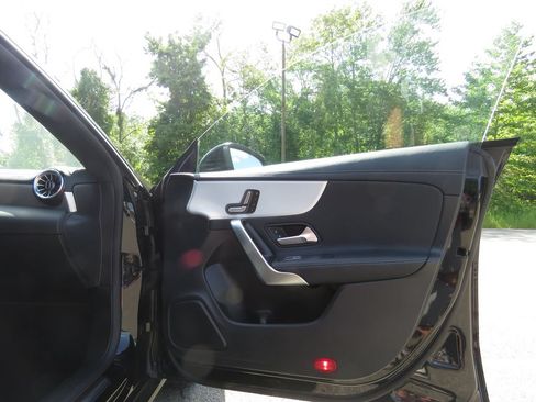 Used 2025 Mercedes-Benz CLA 250 4MATIC image 12