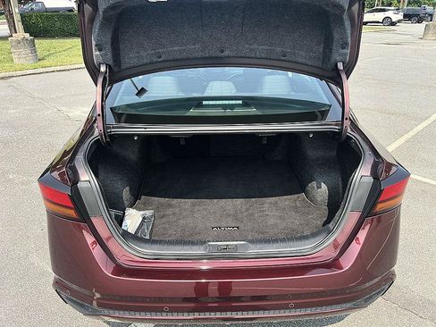 Certified 2025 Nissan Altima 2.5 SV FWD image 5