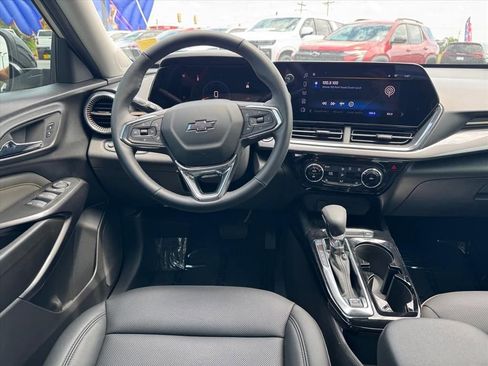 Used 2026 Chevrolet Trax ACTIV w/ Sunroof Package FWD image 12