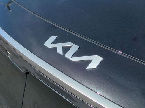 Certified 2024 Kia Niro Wind FWD image 10