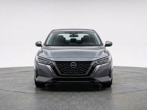 Used 2025 Nissan Sentra SV FWD image 2