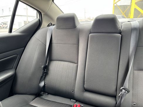 Used 2025 Nissan Altima 2.5 SV FWD image 38