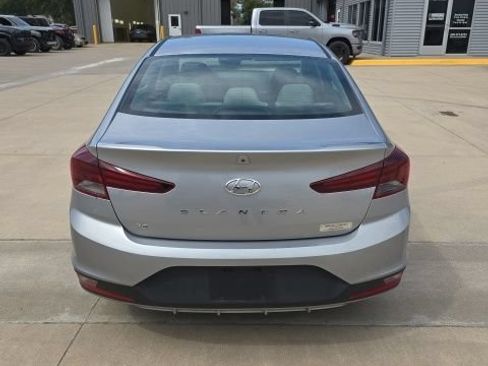 Used 2020 Hyundai Elantra SE FWD image 4