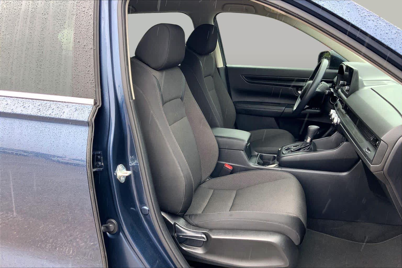 Used 2023 Honda CR-V LX image 9