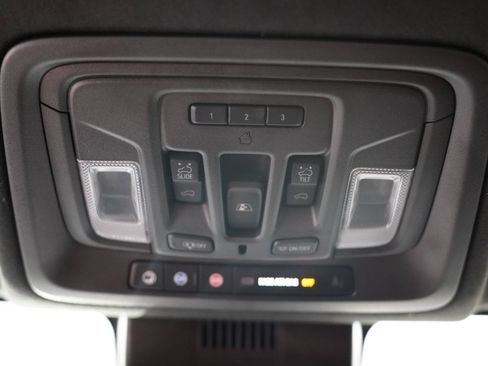 Used 2022 GMC Sierra 1500 Denali Ultimate AWD/4WD image 24