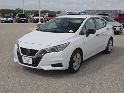 Used 2021 Nissan Versa S w/ Electronics Package FWD image 7