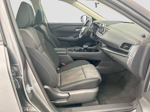 Used 2024 Nissan Rogue SV AWD/4WD image 18