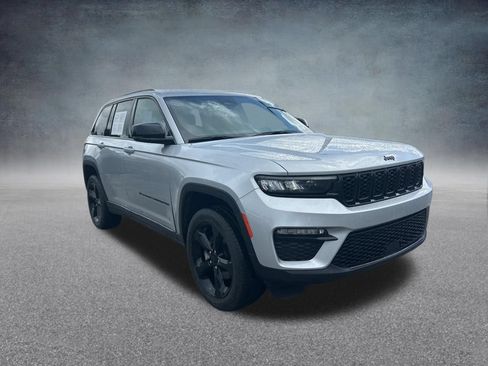 Certified 2024 Jeep Grand Cherokee Limited w/ Black Appearance Package RWD image 2