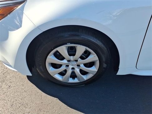 Used 2024 Toyota Corolla LE image 4