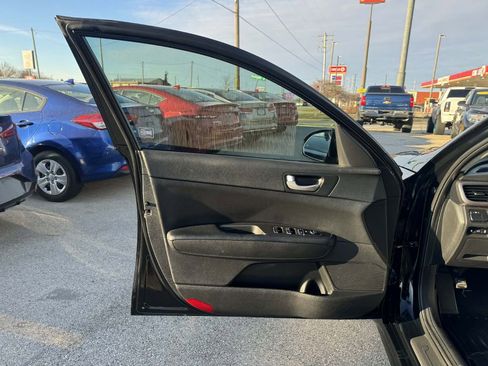 Used 2017 Kia Optima LX image 14