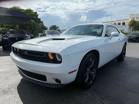 Used 2019 Dodge Challenger SXT w/ Plus Package image 2