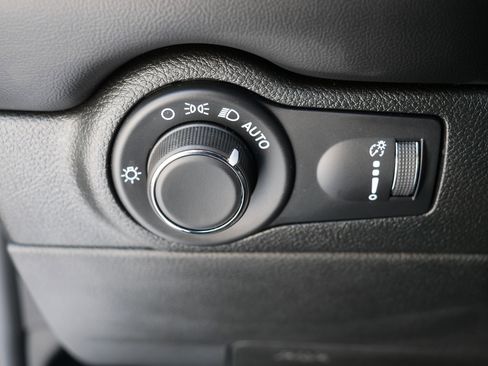 Certified 2025 Dodge Durango GT image 26