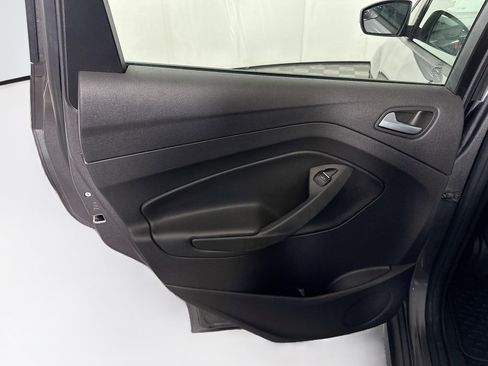 Used 2014 Ford C-MAX SE w/ Equipment Group 203A FWD image 23