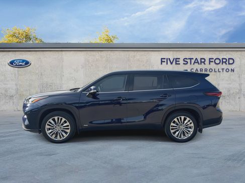Used 2026 Toyota Highlander Platinum AWD/4WD image 5