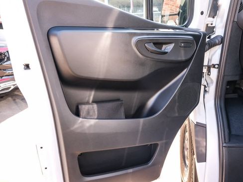 Used 2025 Mercedes-Benz Sprinter 2500 image 22