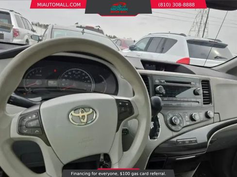 Used 2011 Toyota Sienna LE image 8