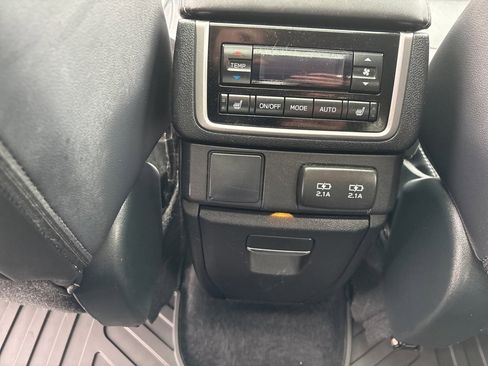 Used 2022 Subaru Ascent Limited w/ Technology Package image 45