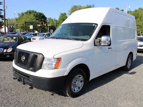 Used 2019 Nissan NV 2500 SV RWD image 2
