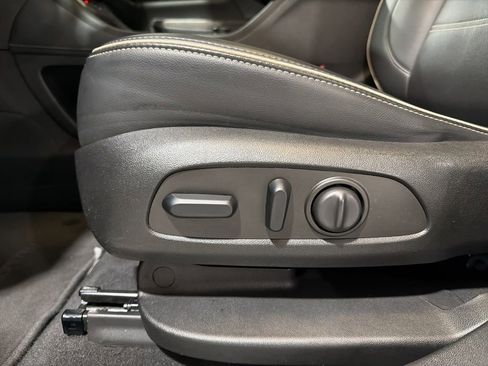 Used 2021 GMC Acadia Denali image 24