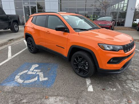 New 2026 Jeep Compass Latitude image 38