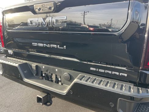 Used 2025 GMC Sierra 3500 Denali Ultimate image 33