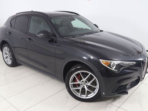 Used 2019 Alfa Romeo Stelvio Ti Sport w/ Quick Order Package 22S Sport AWD/4WD image 18