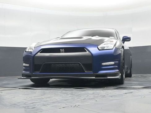 Used 2015 Nissan GT-R Black Edition image 43