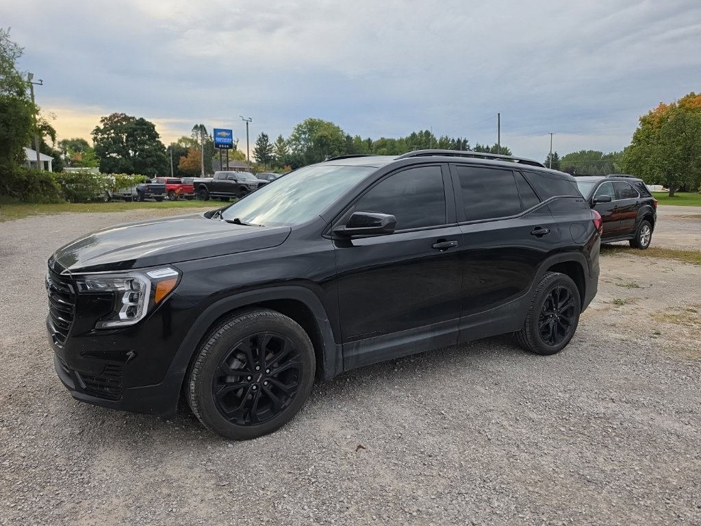 Certified 2022 GMC Terrain SLE w/ Driver Convenience Package AWD/4WD image 2