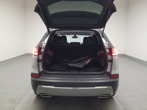 Used 2019 Jeep Cherokee Limited image 29