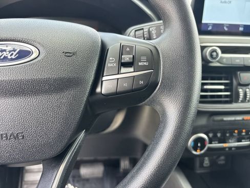 Used 2025 Ford Escape Active AWD/4WD image 19