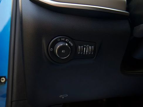 Used 2025 Jeep Compass Limited AWD/4WD image 18