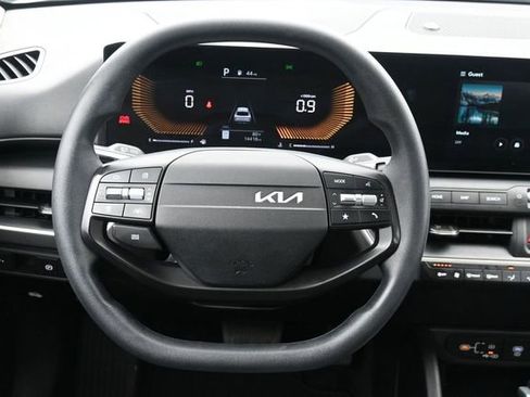 Used 2025 Kia K4 FWD image 23