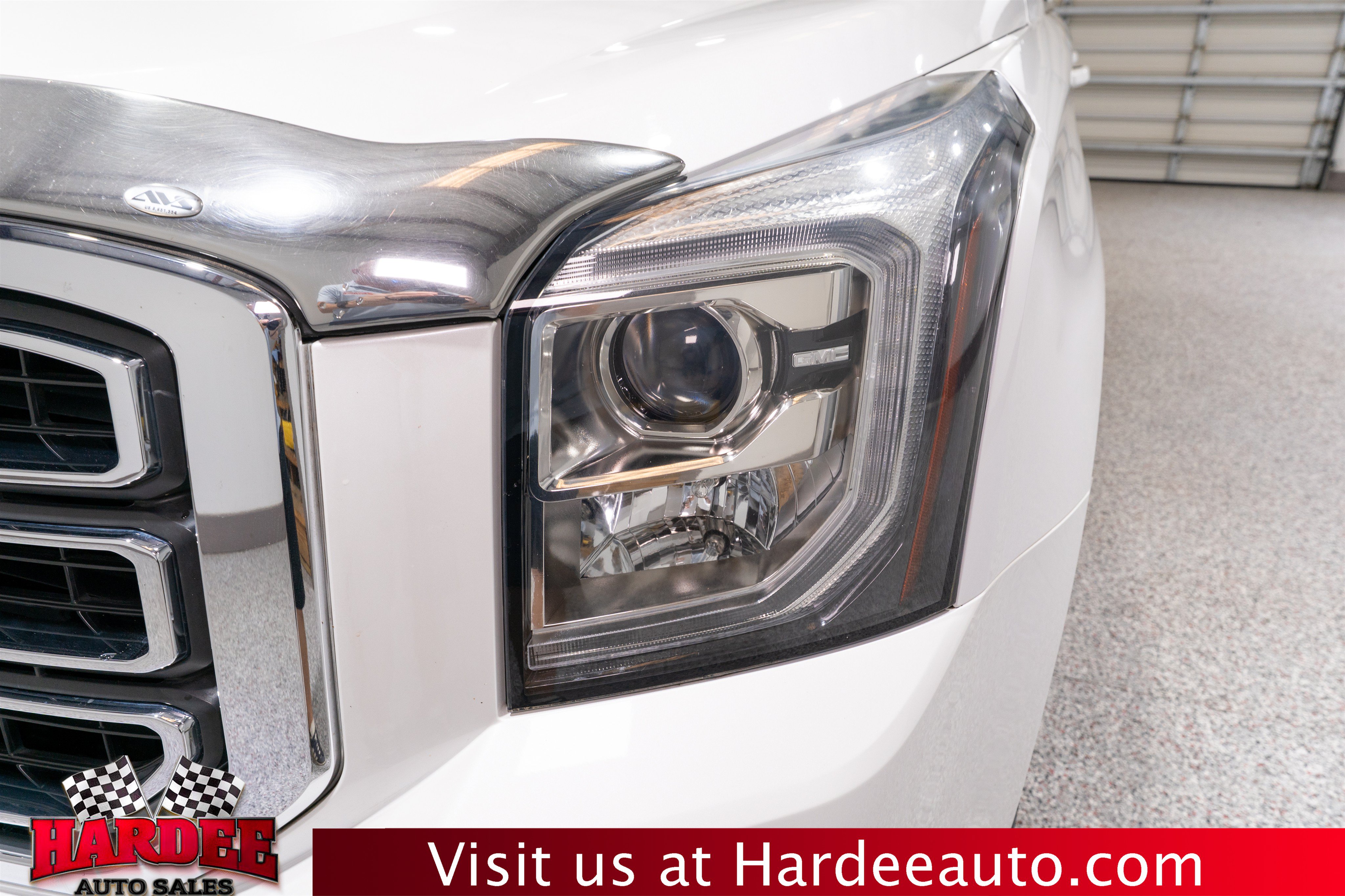 Used 2019 GMC Yukon SLT w/ Premium Edition AWD/4WD image 8