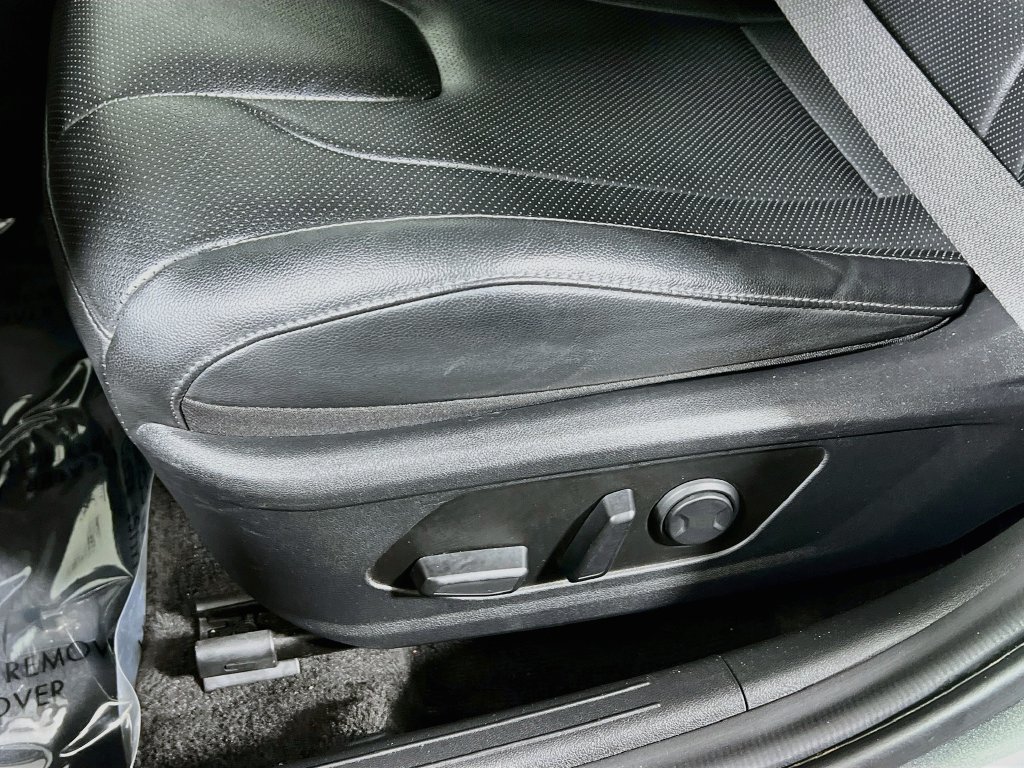 Used 2025 Hyundai Elantra Limited FWD image 18