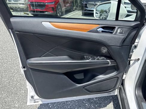 Certified 2019 Lincoln MKC Reserve w/ MKC Technology Package FWD image 18
