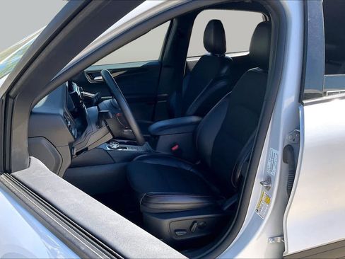 Used 2025 Ford Escape ST-Line FWD image 8