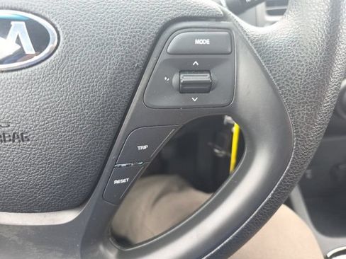 Used 2017 Kia Forte LX FWD image 15
