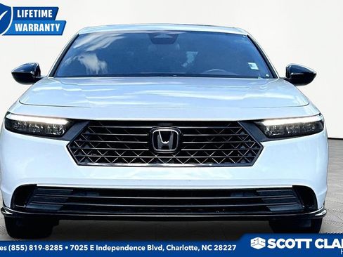 Used 2023 Honda Accord Sport image 2