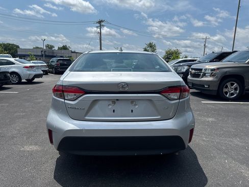 Used 2024 Toyota Corolla LE FWD image 2
