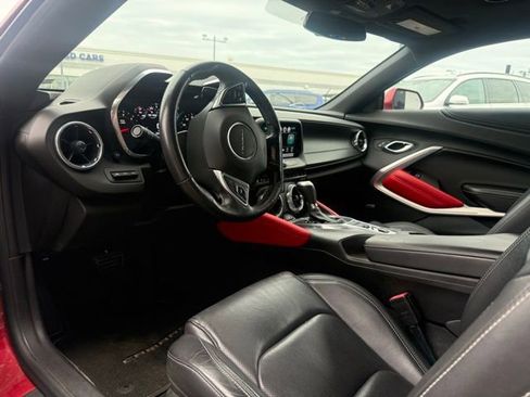 Used 2018 Chevrolet Camaro SS RWD image 6