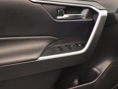 Certified 2022 Toyota RAV4 SE image 10